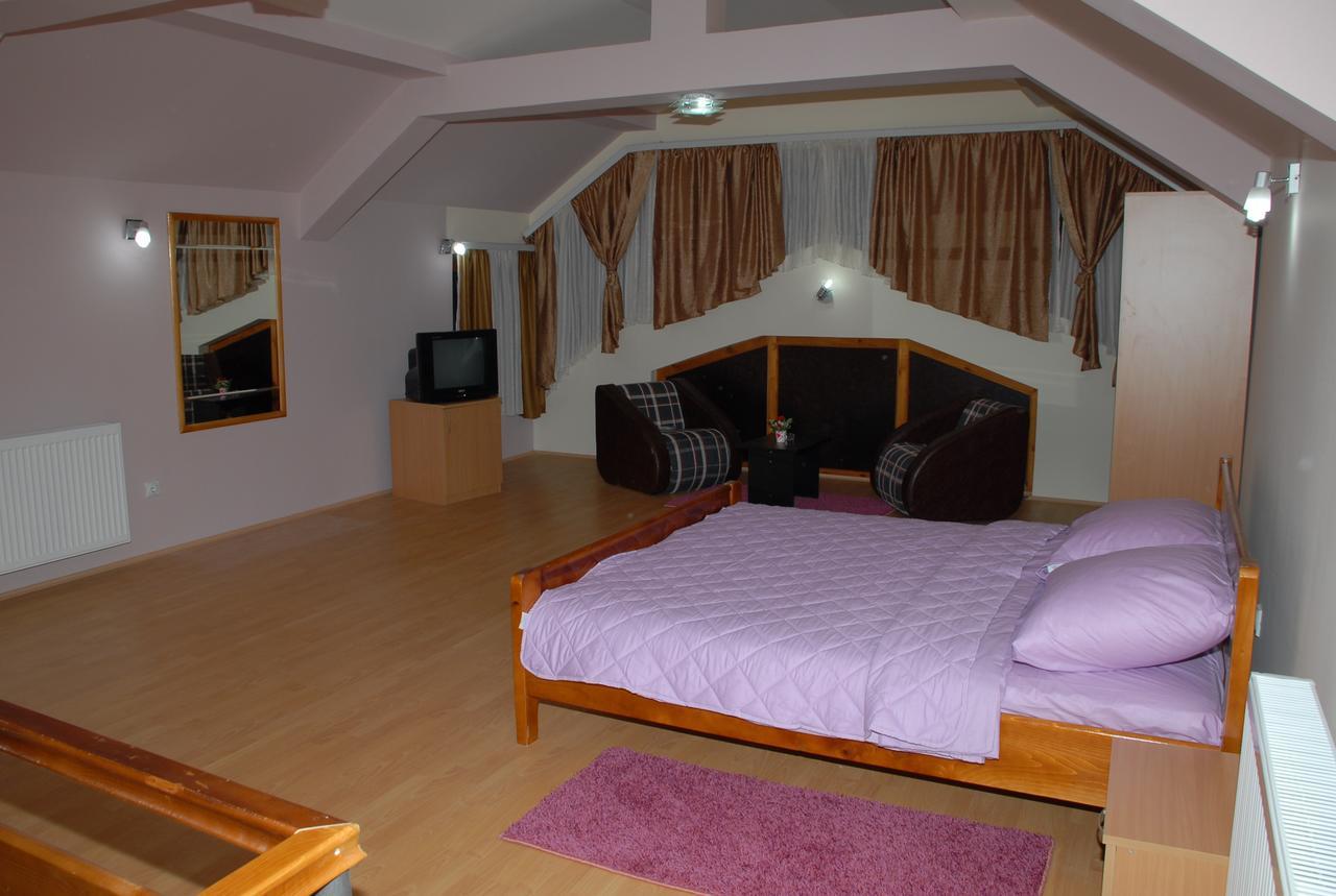 Zormaris-M Hotel Враня Екстериор снимка