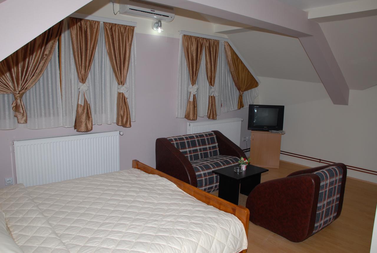 Zormaris-M Hotel Враня Екстериор снимка