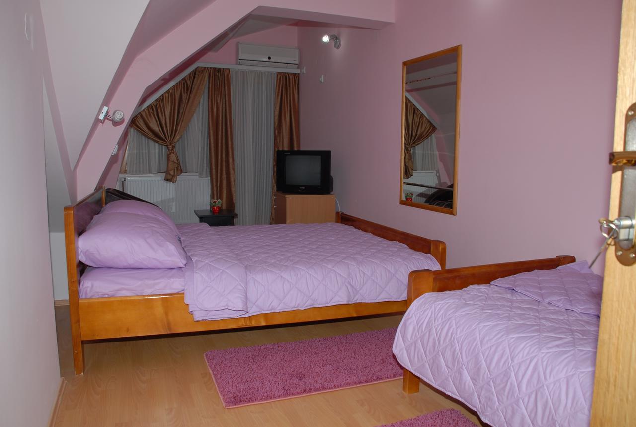 Zormaris-M Hotel Враня Екстериор снимка