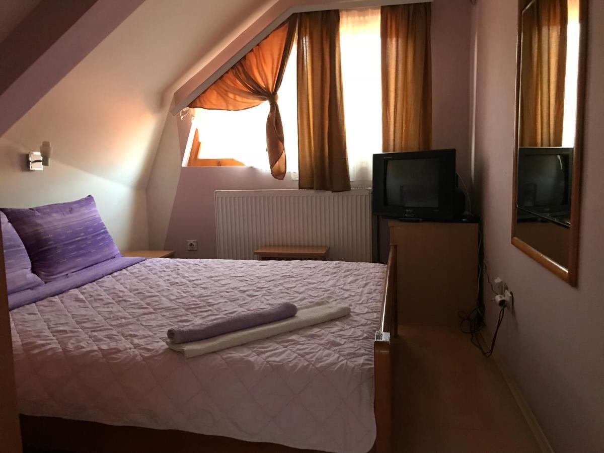 Zormaris-M Hotel Враня Екстериор снимка