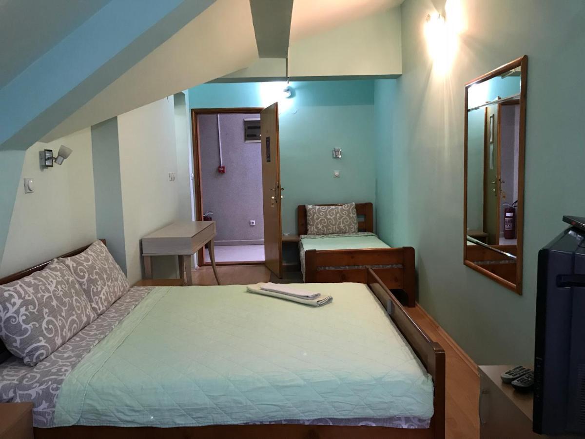 Zormaris-M Hotel Враня Екстериор снимка