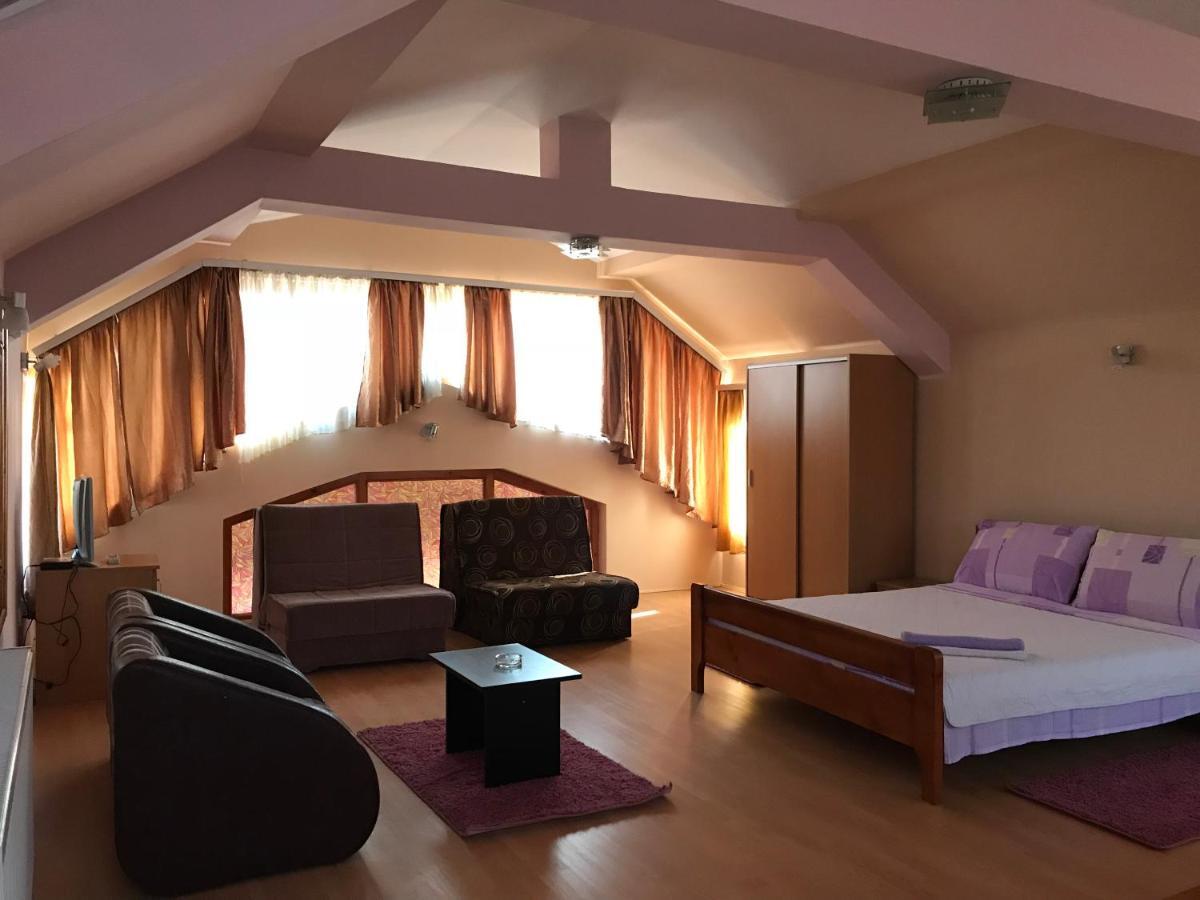 Zormaris-M Hotel Враня Екстериор снимка
